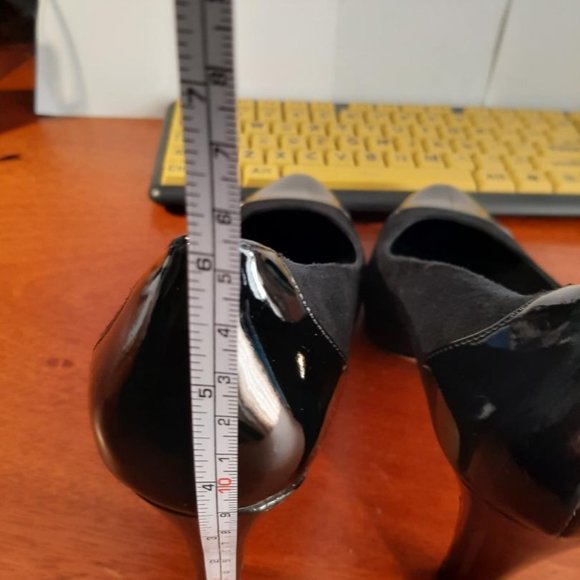 Amazon.com | Cole Haan Women COLE HAAN Women Black Patent Leather Closed Toe Heel Pump Sz8 Worn once Excellen